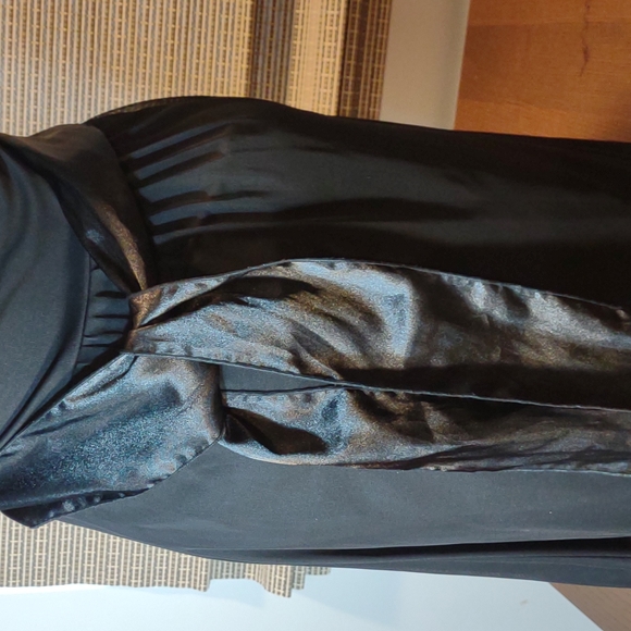 Senseous Spaghetti Strap Cocktail Evening Dress by SPEECHLESS. SIZE 6/8 - Picture 7 of 9